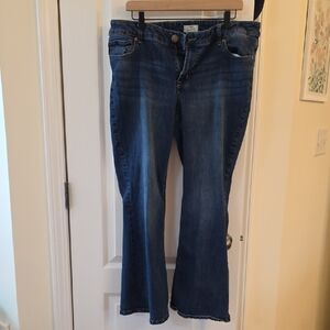 2 For $6 Or 3 For $8! Maurices 16 short Petite Classic Dark Blue Flare Jeans